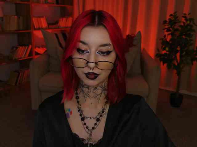 MistressMarcelline webcam