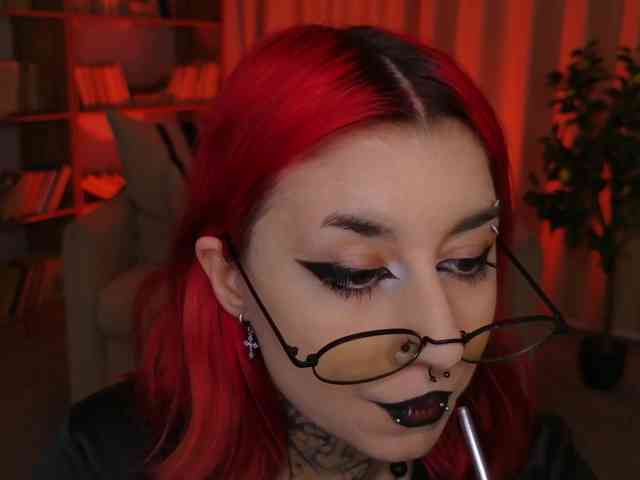 MistressMarcelline webcam