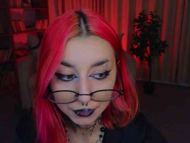 MistressMarcelline webcam