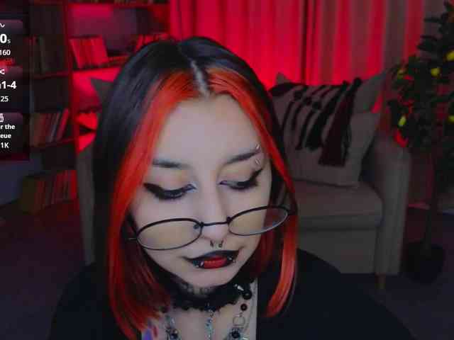 MistressMarcelline webcam