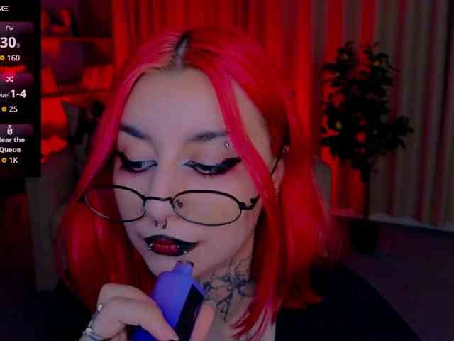 MistressMarcelline webcam