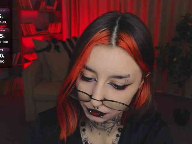 MistressMarcelline webcam
