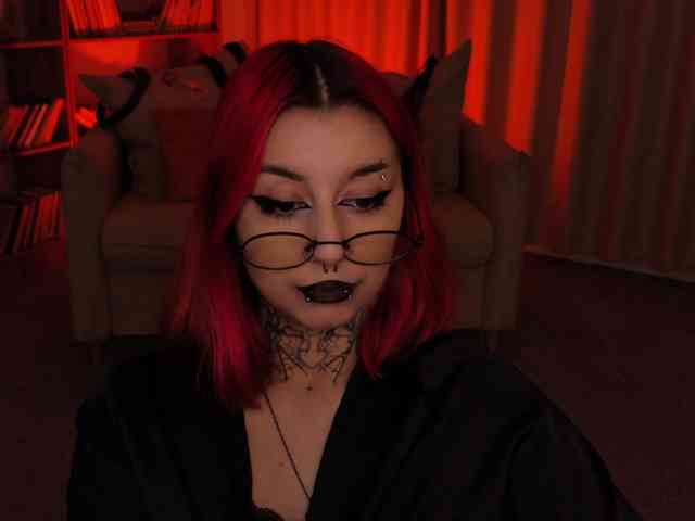 MistressMarcelline webcam