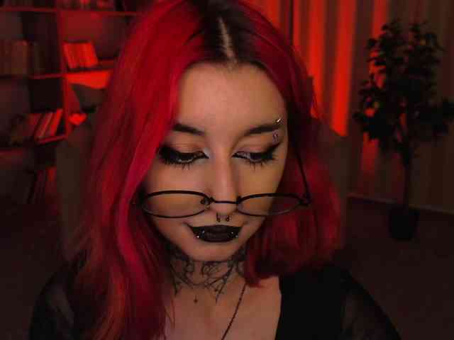 MistressMarcelline webcam