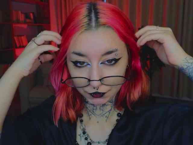 MistressMarcelline webcam