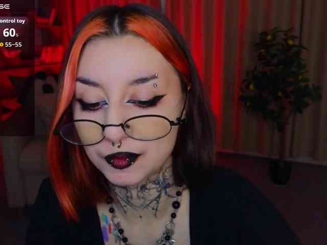 MistressMarcelline webcam
