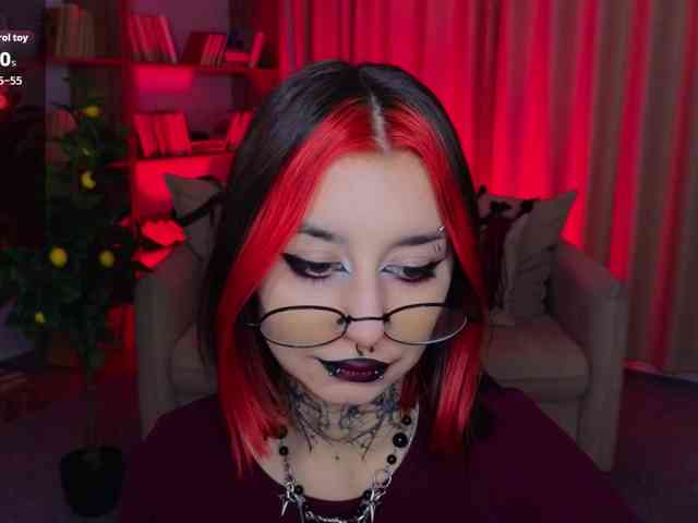 MistressMarcelline webcam