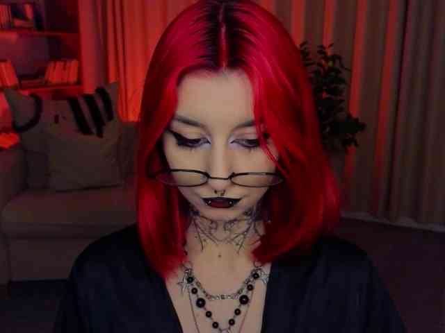MistressMarcelline webcam
