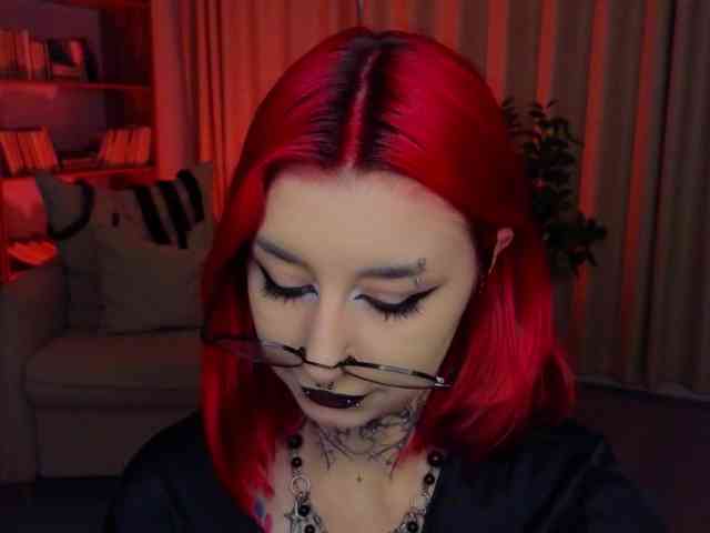 MistressMarcelline webcam
