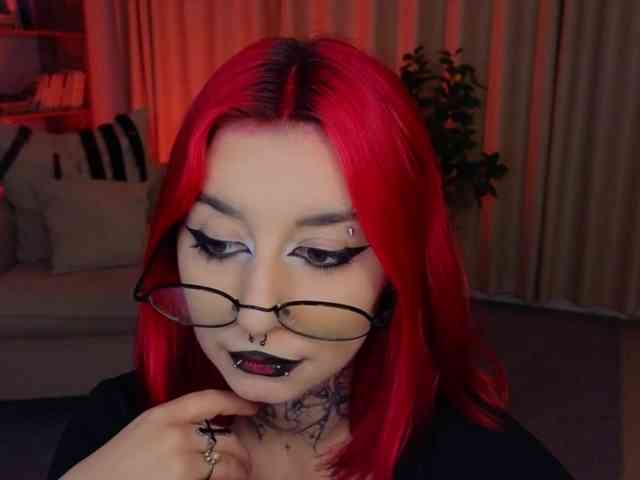 MistressMarcelline webcam