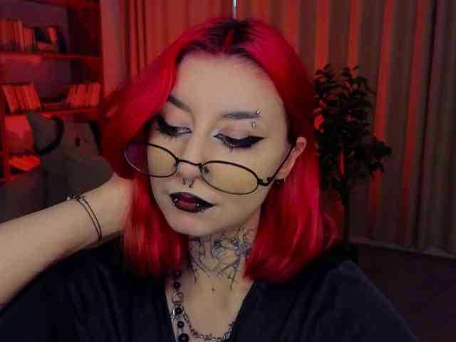 MistressMarcelline webcam