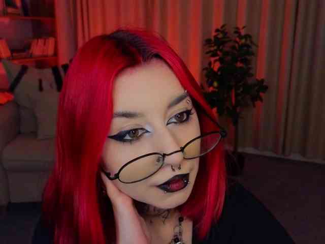 MistressMarcelline webcam