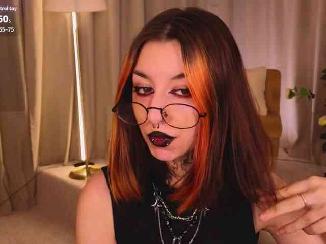 MistressMarcelline webcam