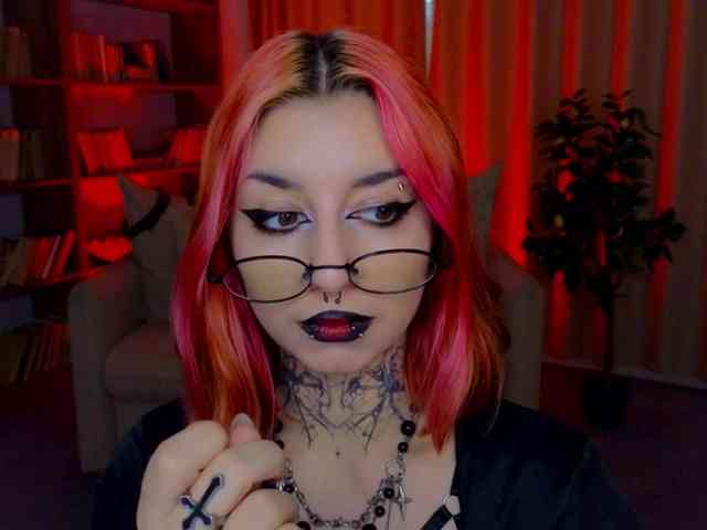 MistressMarcelline webcam