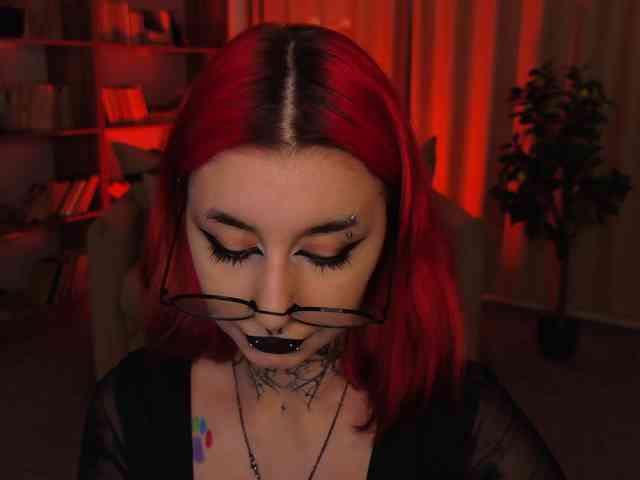 MistressMarcelline webcam