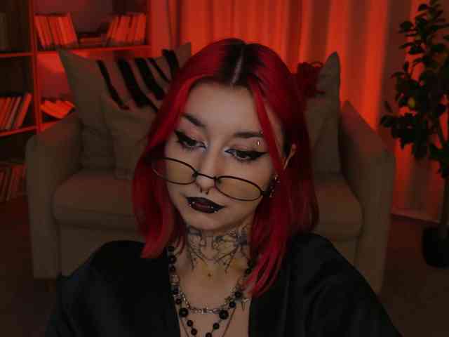 MistressMarcelline webcam