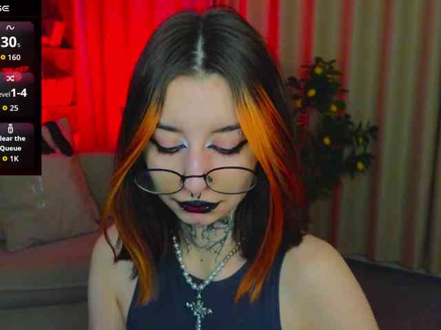 MistressMarcelline webcam