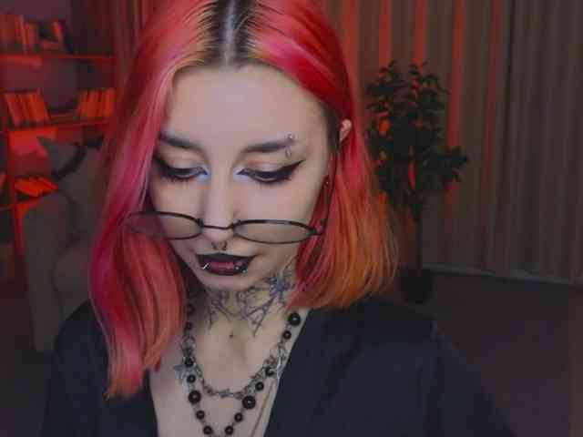 MistressMarcelline webcam