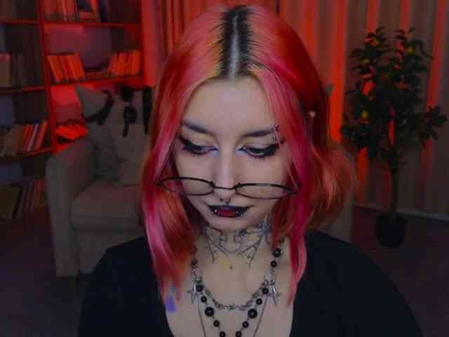 MistressMarcelline webcam