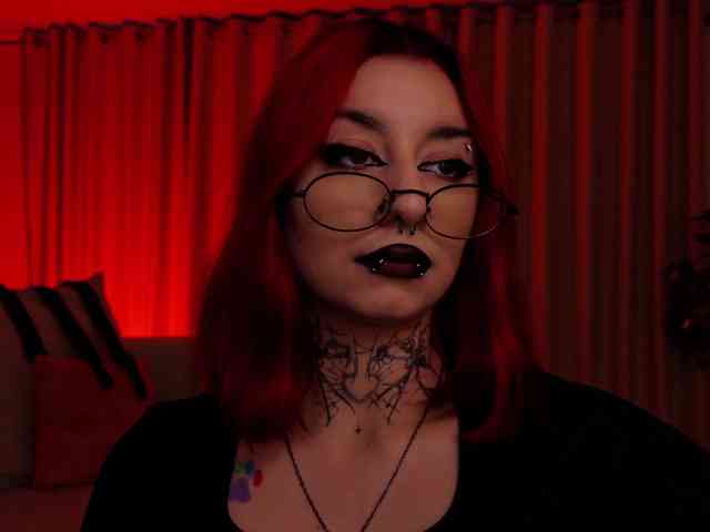 MistressMarcelline webcam