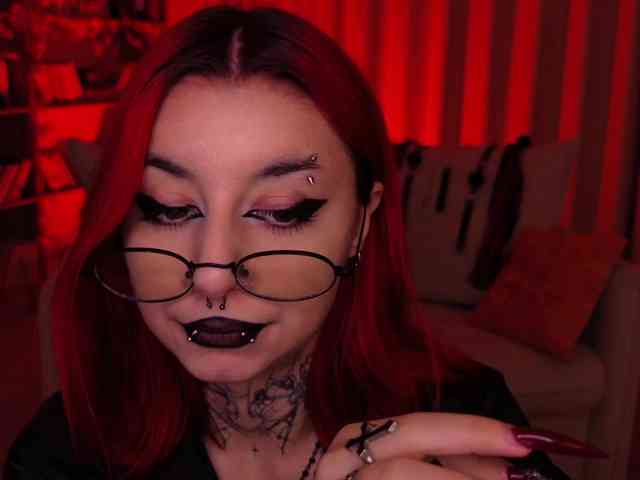MistressMarcelline webcam