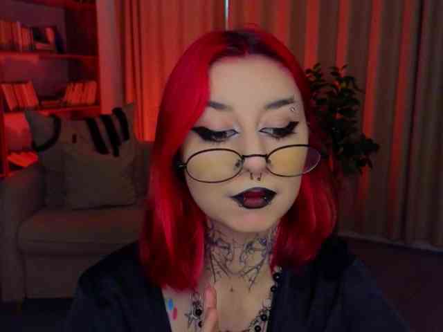MistressMarcelline webcam