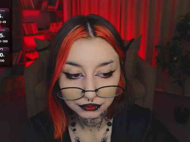 MistressMarcelline webcam