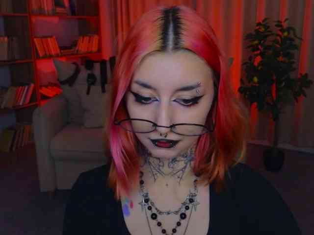 MistressMarcelline webcam