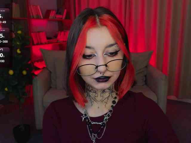 MistressMarcelline webcam
