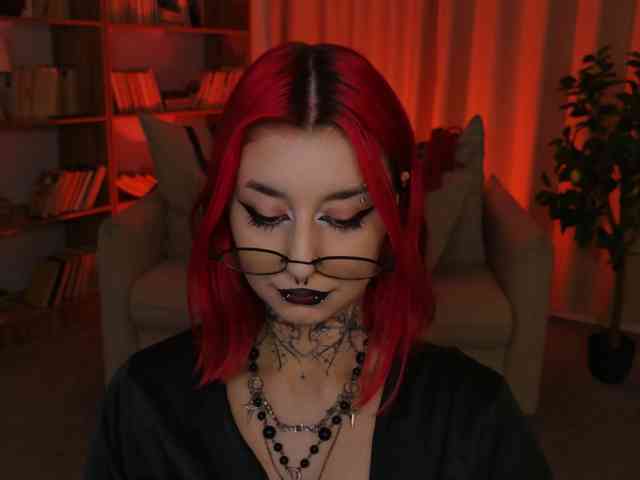 MistressMarcelline webcam