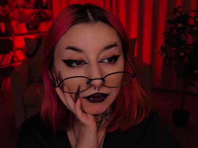 MistressMarcelline webcam