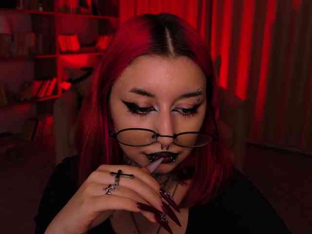 MistressMarcelline webcam