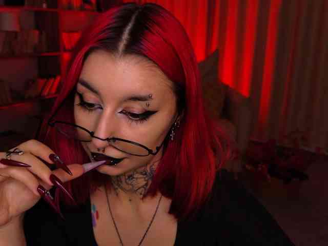 MistressMarcelline webcam