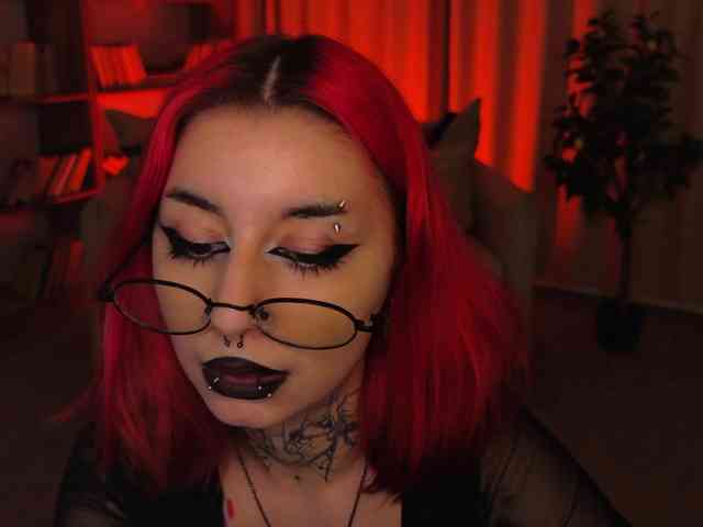 MistressMarcelline webcam