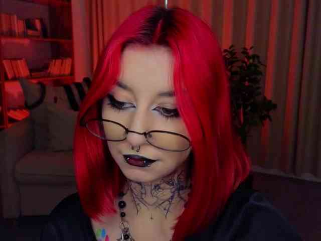 MistressMarcelline webcam