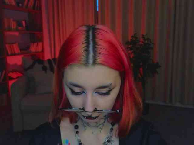 MistressMarcelline webcam