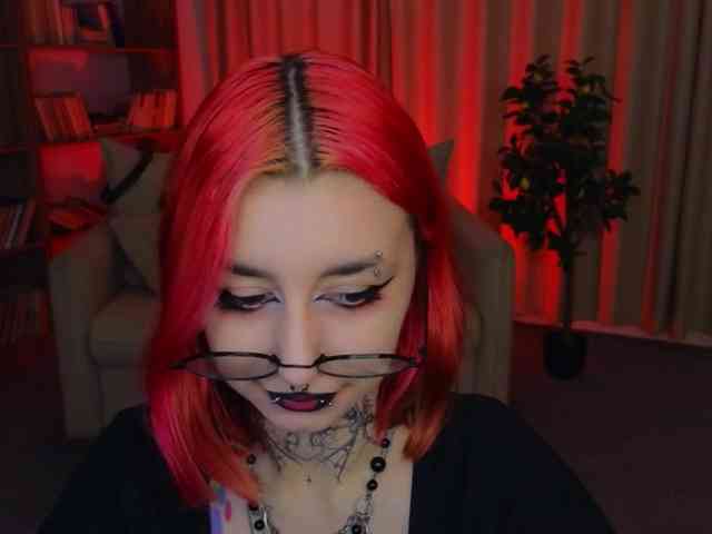MistressMarcelline webcam