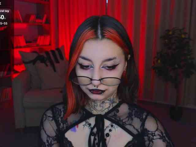 MistressMarcelline webcam