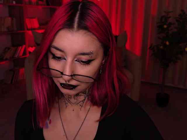 MistressMarcelline webcam