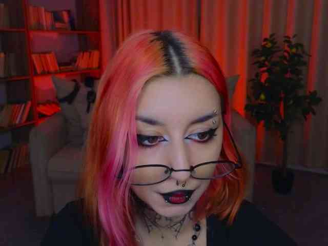 MistressMarcelline webcam