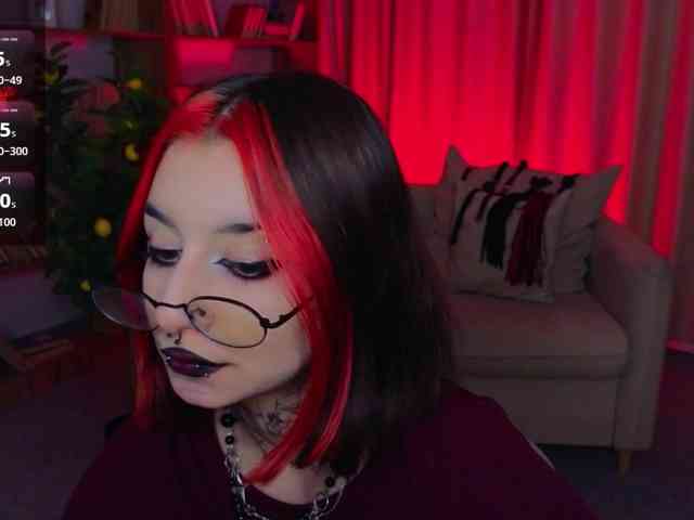 MistressMarcelline webcam