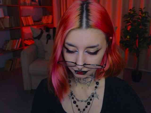 MistressMarcelline webcam