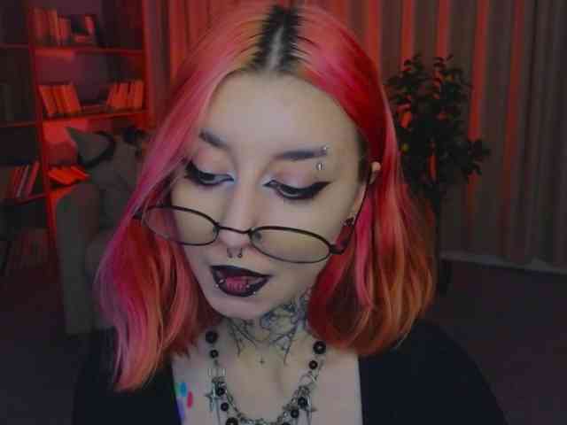 MistressMarcelline webcam