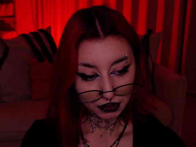 MistressMarcelline webcam