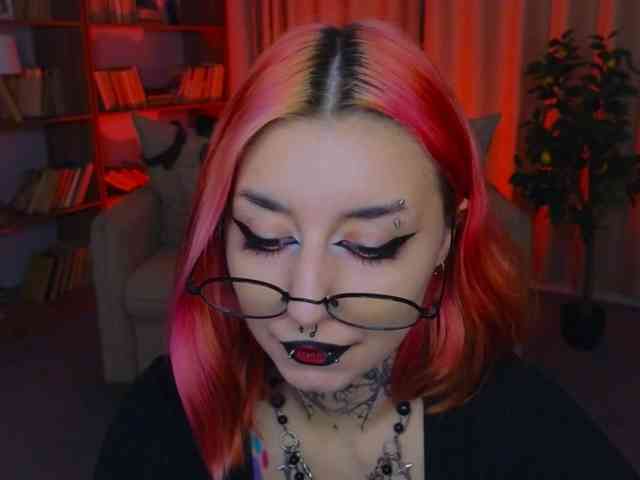 MistressMarcelline webcam