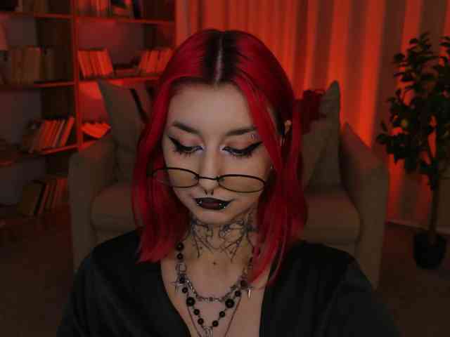 MistressMarcelline webcam