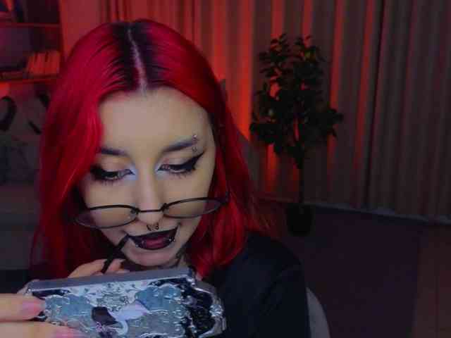 MistressMarcelline webcam