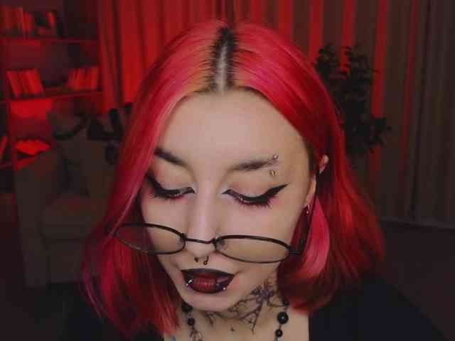 MistressMarcelline webcam