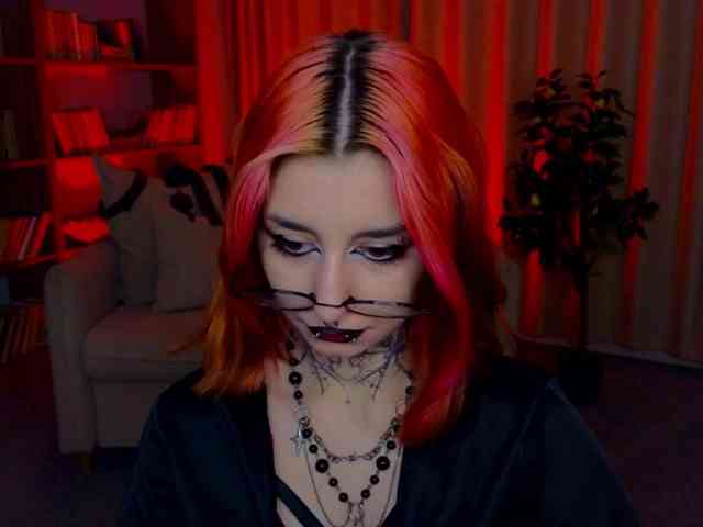 MistressMarcelline webcam