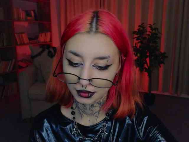 MistressMarcelline webcam